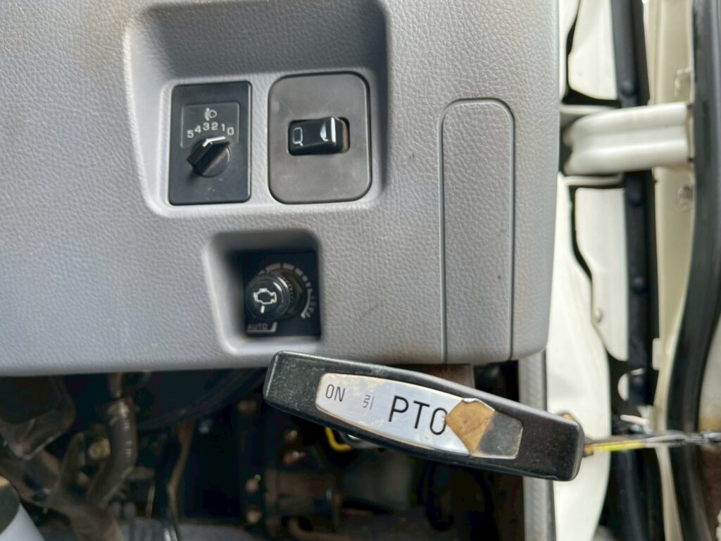 【平成18年式】三菱キャンター3.5tクレーン付き平ボデー！【5段ブームラジコン付き】車検令和8年11月 札幌・江別・旭川・北見・釧路どこでも全国対応可能です！【お問い合わせは北見店へ～TEL0157-57-7166～】