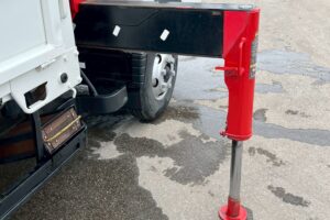 サムネイル: 【平成18年式】三菱キャンター3.5tクレーン付き平ボデー！【5段ブームラジコン付き】車検令和8年11月 札幌・江別・旭川・北見・釧路どこでも全国対応可能です！【お問い合わせは北見店へ～TEL0157-57-7166～】