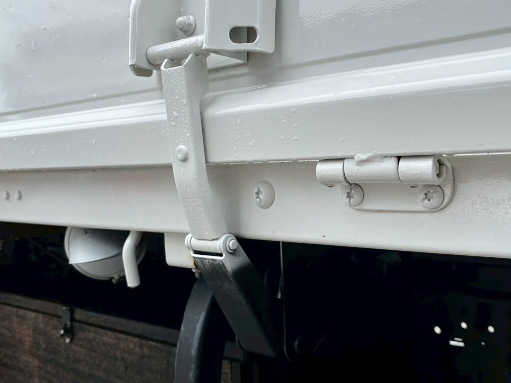 【平成18年式】三菱キャンター3.5tクレーン付き平ボデー！【5段ブームラジコン付き】車検令和8年11月 札幌・江別・旭川・北見・釧路どこでも全国対応可能です！【お問い合わせは北見店へ～TEL0157-57-7166～】