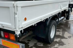 サムネイル: 【平成18年式】三菱キャンター3.5tクレーン付き平ボデー！【5段ブームラジコン付き】車検令和8年11月 札幌・江別・旭川・北見・釧路どこでも全国対応可能です！【お問い合わせは北見店へ～TEL0157-57-7166～】