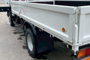 サムネイル: 【平成18年式】三菱キャンター3.5tクレーン付き平ボデー！【5段ブームラジコン付き】車検令和8年11月 札幌・江別・旭川・北見・釧路どこでも全国対応可能です！【お問い合わせは北見店へ～TEL0157-57-7166～】