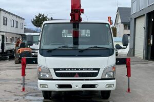 サムネイル: 【平成18年式】三菱キャンター3.5tクレーン付き平ボデー！【5段ブームラジコン付き】車検令和8年11月 札幌・江別・旭川・北見・釧路どこでも全国対応可能です！【お問い合わせは北見店へ～TEL0157-57-7166～】