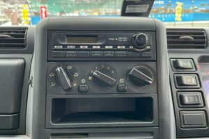 サムネイル: 【平成18年式】三菱キャンター3.5tクレーン付き平ボデー！【5段ブームラジコン付き】車検令和8年11月 札幌・江別・旭川・北見・釧路どこでも全国対応可能です！【お問い合わせは北見店へ～TEL0157-57-7166～】