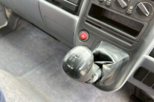 サムネイル: 【平成18年式】三菱キャンター3.5tクレーン付き平ボデー！【5段ブームラジコン付き】車検令和8年11月 札幌・江別・旭川・北見・釧路どこでも全国対応可能です！【お問い合わせは北見店へ～TEL0157-57-7166～】