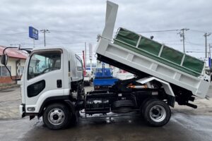サムネイル: 平成28年　フォワード4トンLゲートダンプ　全塗装済み　電動コボレーン　車検1年付