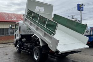 サムネイル: 平成28年　フォワード4トンLゲートダンプ　全塗装済み　電動コボレーン　車検1年付