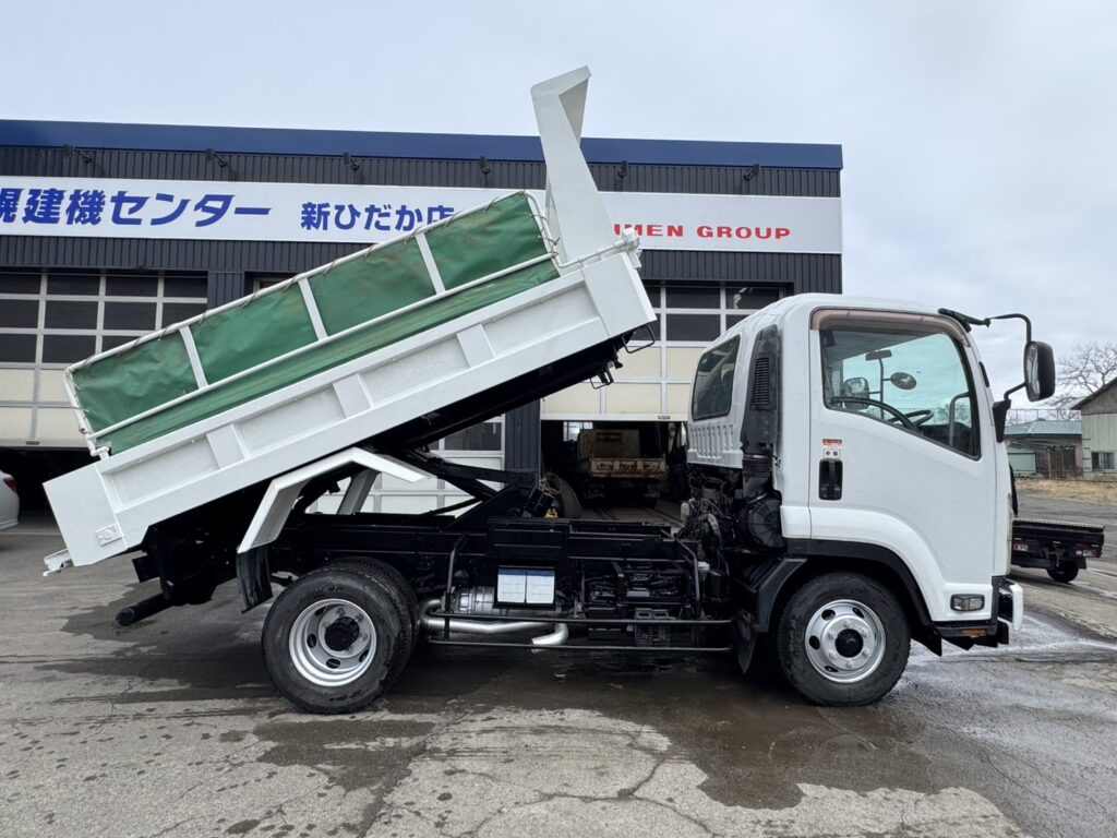 平成28年　フォワード4トンLゲートダンプ　全塗装済み　電動コボレーン　車検1年付