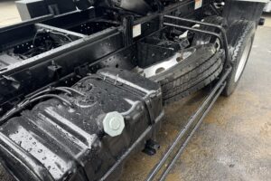 サムネイル: 平成28年　フォワード4トンLゲートダンプ　全塗装済み　電動コボレーン　車検1年付