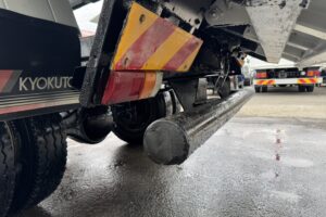 サムネイル: 平成28年　フォワード4トンLゲートダンプ　全塗装済み　電動コボレーン　車検1年付