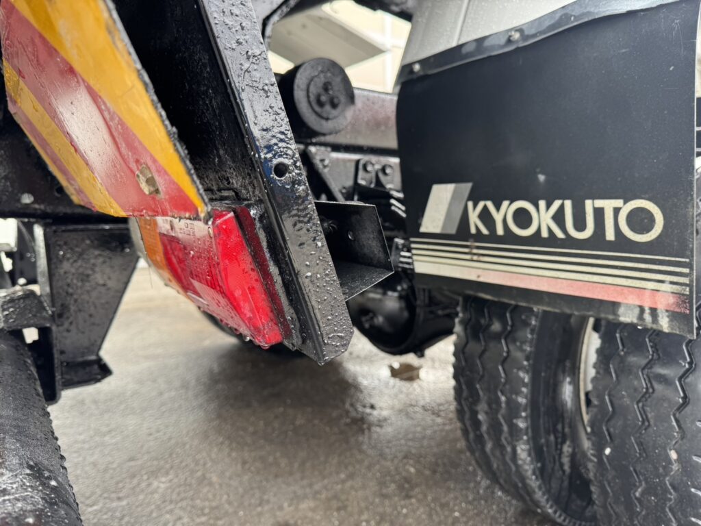 平成28年　フォワード4トンLゲートダンプ　全塗装済み　電動コボレーン　車検1年付