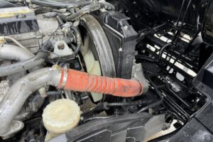 サムネイル: 平成28年　フォワード4トンLゲートダンプ　全塗装済み　電動コボレーン　車検1年付