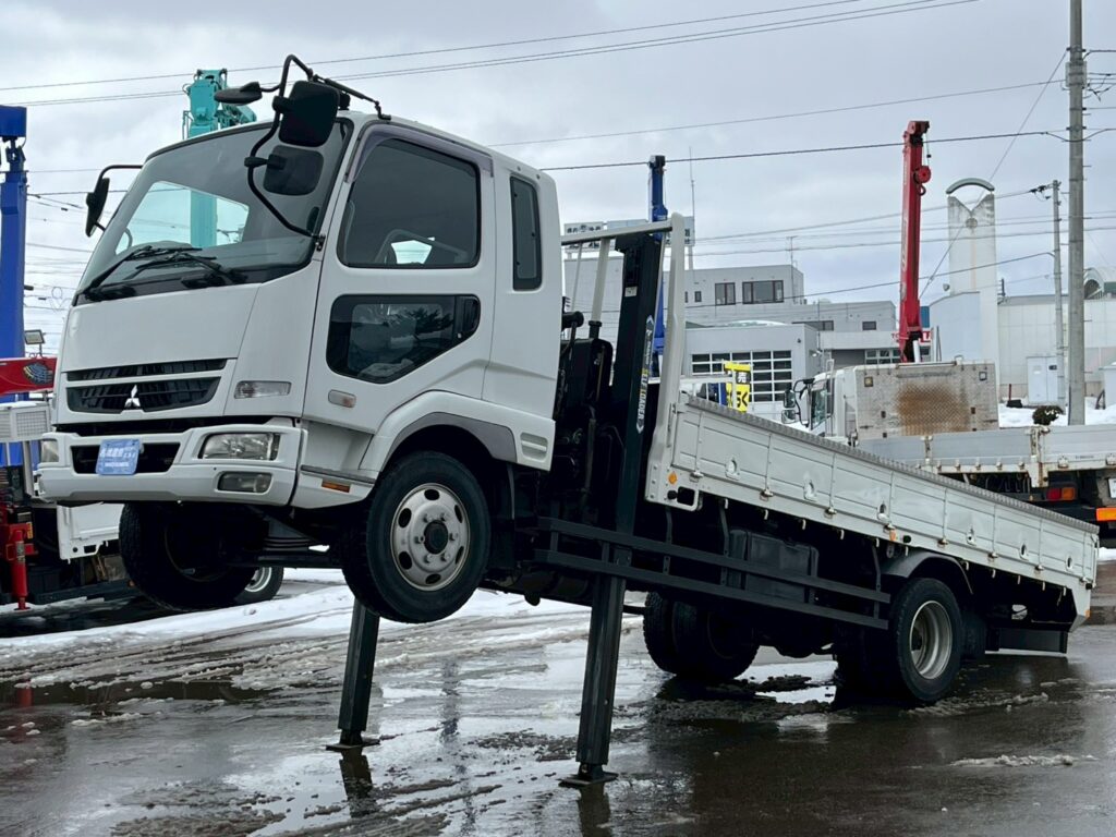 【平成２１年】　三菱　ファイター　４トン　ハイジャッキセルフ　★ウインチ付　★ベッド付　(車検1年付）【お問い合わせは北見店へ～TEL0157-57-7166～】