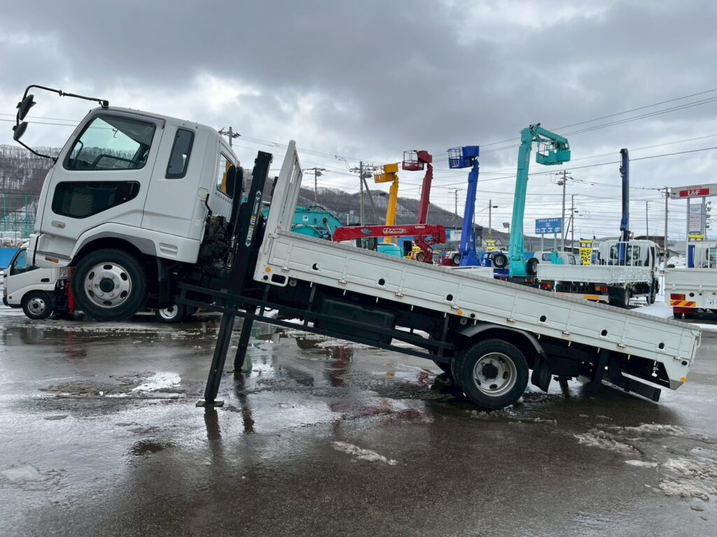 【平成２１年】　三菱　ファイター　４トン　ハイジャッキセルフ　★ウインチ付　★ベッド付　(車検1年付）【お問い合わせは北見店へ～TEL0157-57-7166～】