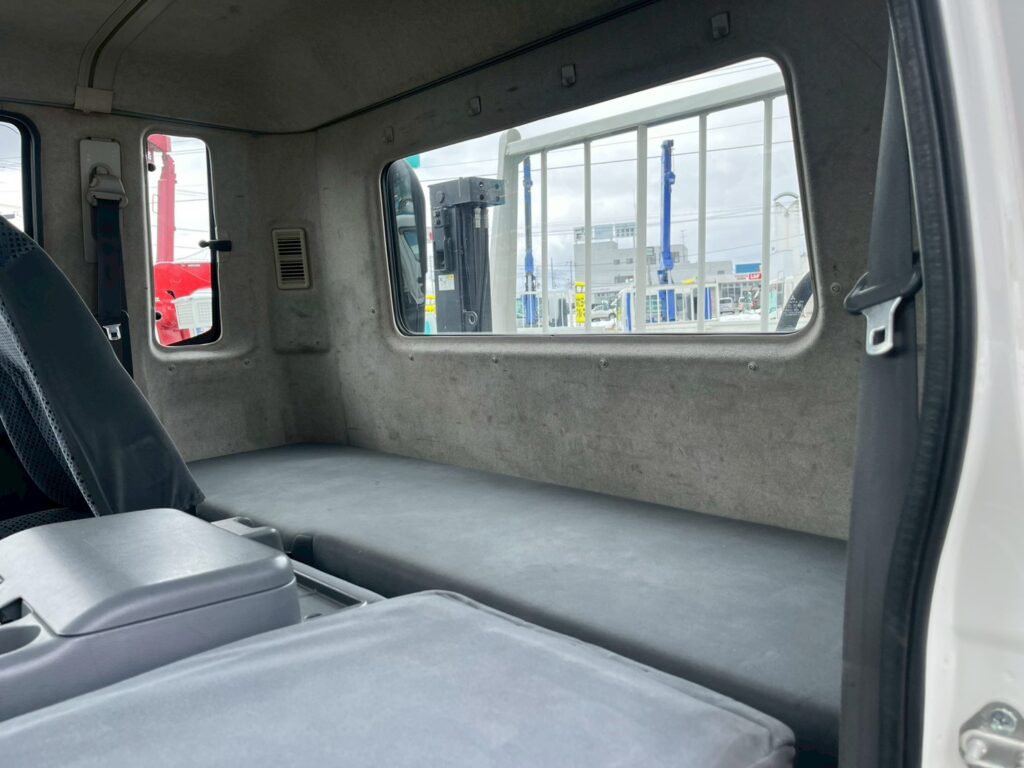 【平成２１年】　三菱　ファイター　４トン　ハイジャッキセルフ　★ウインチ付　★ベッド付　(車検1年付）【お問い合わせは北見店へ～TEL0157-57-7166～】