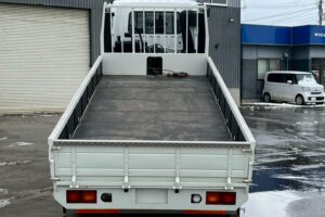 サムネイル: 【平成２１年】　三菱　ファイター　４トン　ハイジャッキセルフ　★ウインチ付　★ベッド付　(車検1年付）【お問い合わせは北見店へ～TEL0157-57-7166～】