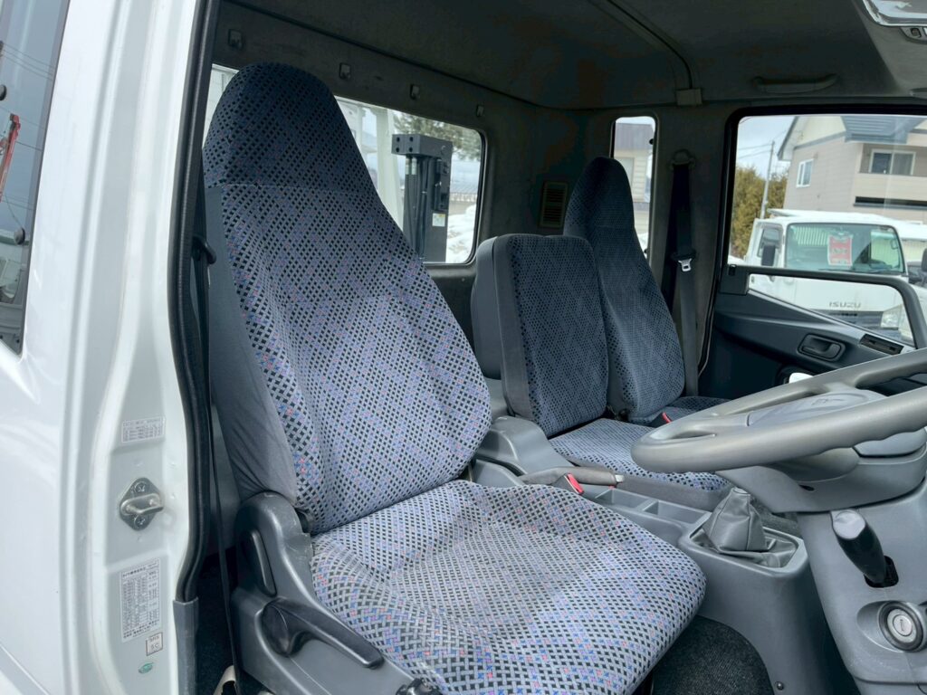 【平成２１年】　三菱　ファイター　４トン　ハイジャッキセルフ　★ウインチ付　★ベッド付　(車検1年付）【お問い合わせは北見店へ～TEL0157-57-7166～】