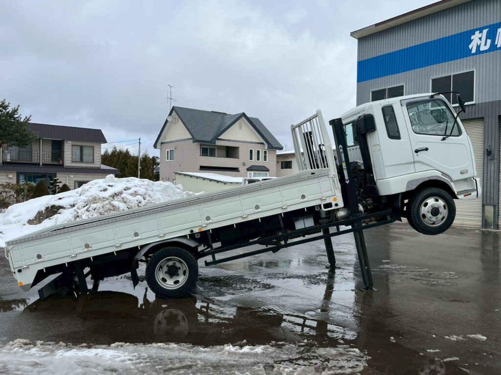 【平成２１年】　三菱　ファイター　４トン　ハイジャッキセルフ　★ウインチ付　★ベッド付　(車検1年付）【お問い合わせは北見店へ～TEL0157-57-7166～】