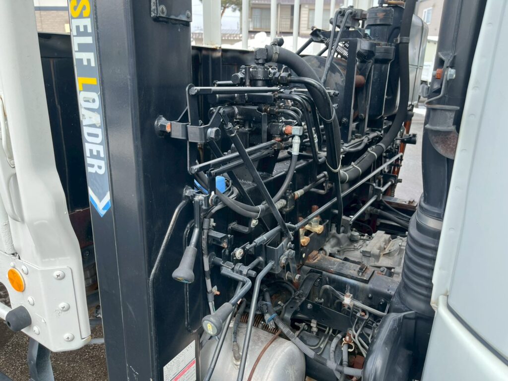 【平成２１年】　三菱　ファイター　４トン　ハイジャッキセルフ　★ウインチ付　★ベッド付　(車検1年付）【お問い合わせは北見店へ～TEL0157-57-7166～】