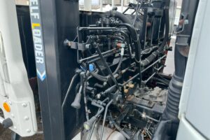 サムネイル: 【平成２１年】　三菱　ファイター　４トン　ハイジャッキセルフ　★ウインチ付　★ベッド付　(車検1年付）【お問い合わせは北見店へ～TEL0157-57-7166～】