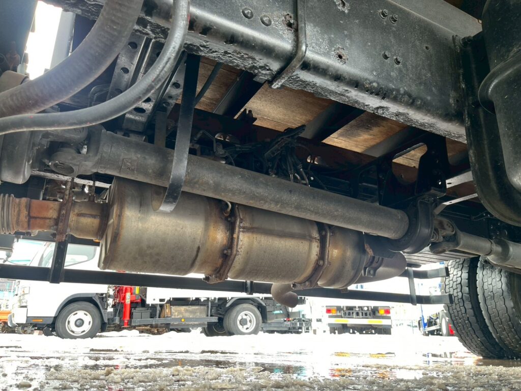 【平成２１年】　三菱　ファイター　４トン　ハイジャッキセルフ　★ウインチ付　★ベッド付　(車検1年付）【お問い合わせは北見店へ～TEL0157-57-7166～】