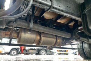 サムネイル: 【平成２１年】　三菱　ファイター　４トン　ハイジャッキセルフ　★ウインチ付　★ベッド付　(車検1年付）【お問い合わせは北見店へ～TEL0157-57-7166～】