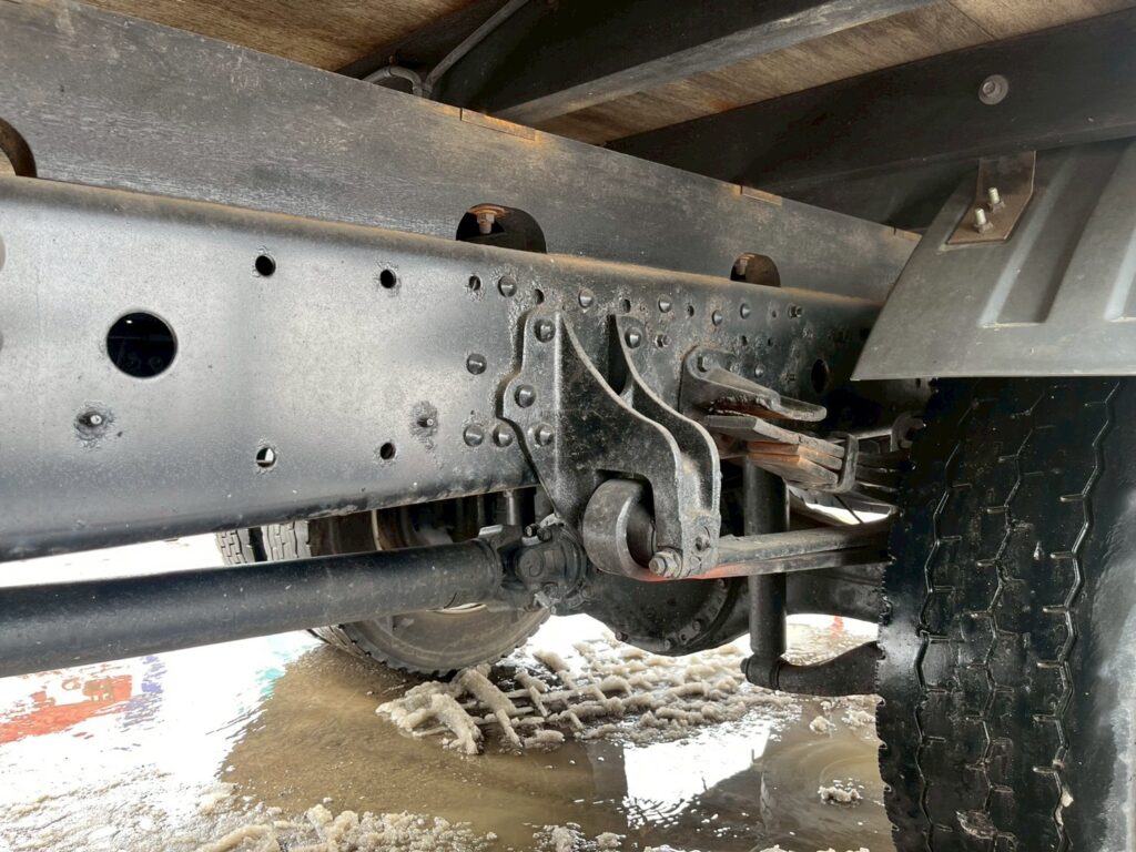 【平成２１年】　三菱　ファイター　４トン　ハイジャッキセルフ　★ウインチ付　★ベッド付　(車検1年付）【お問い合わせは北見店へ～TEL0157-57-7166～】