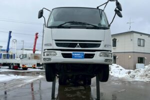サムネイル: 【平成２１年】　三菱　ファイター　４トン　ハイジャッキセルフ　★ウインチ付　★ベッド付　(車検1年付）【お問い合わせは北見店へ～TEL0157-57-7166～】