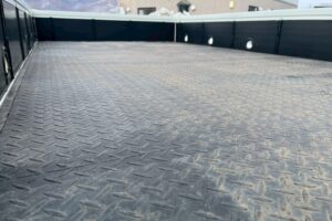 サムネイル: 【平成２１年】　三菱　ファイター　４トン　ハイジャッキセルフ　★ウインチ付　★ベッド付　(車検1年付）【お問い合わせは北見店へ～TEL0157-57-7166～】