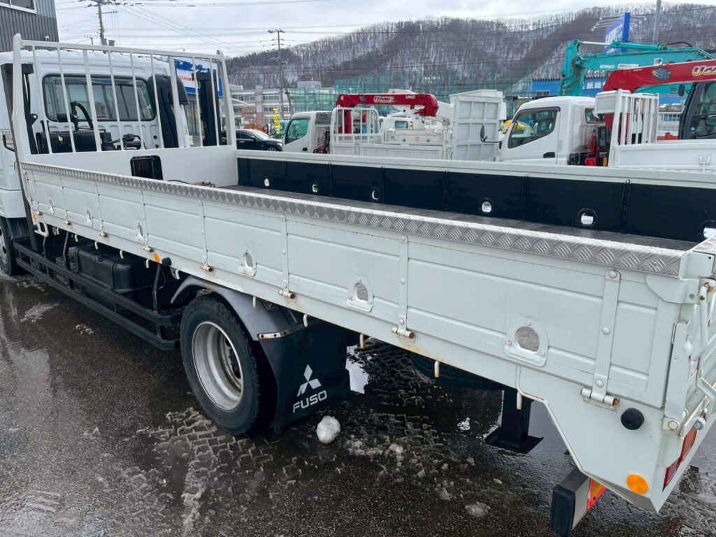 【平成２１年】　三菱　ファイター　４トン　ハイジャッキセルフ　★ウインチ付　★ベッド付　(車検1年付）【お問い合わせは北見店へ～TEL0157-57-7166～】