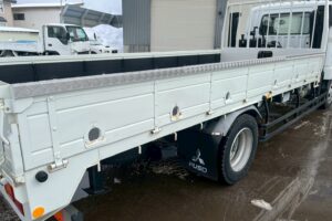 サムネイル: 【平成２１年】　三菱　ファイター　４トン　ハイジャッキセルフ　★ウインチ付　★ベッド付　(車検1年付）【お問い合わせは北見店へ～TEL0157-57-7166～】