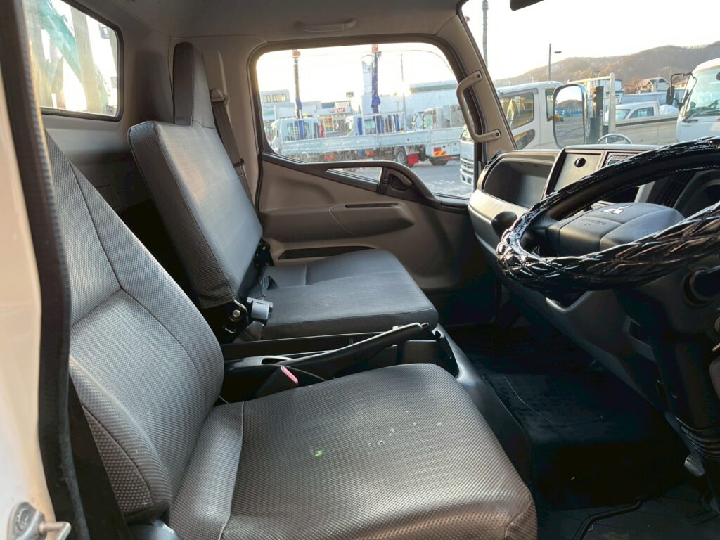 【平成29年式】三菱　キャンター　2t平ボデー　セミワイド　ロング　車検令和9年1月まで！　【お問い合わせは北見店へ～TEL0157-57-7166～】