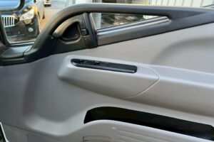 サムネイル: 【平成29年式】三菱　キャンター　2t平ボデー　セミワイド　ロング　車検令和9年1月まで！　【お問い合わせは北見店へ～TEL0157-57-7166～】