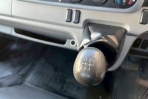 サムネイル: 【平成29年式】三菱　キャンター　2t平ボデー　セミワイド　ロング　車検令和9年1月まで！　【お問い合わせは北見店へ～TEL0157-57-7166～】