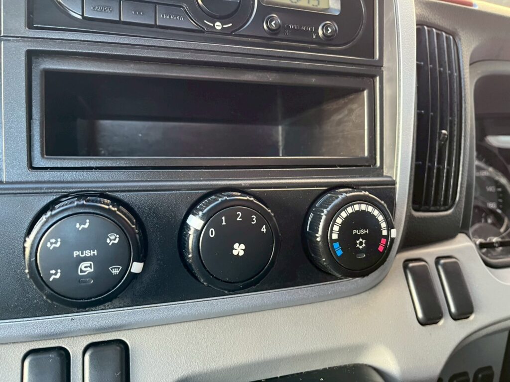 【平成29年式】三菱　キャンター　2t平ボデー　セミワイド　ロング　車検令和9年1月まで！　【お問い合わせは北見店へ～TEL0157-57-7166～】