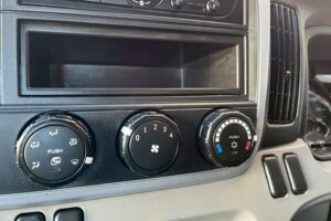 サムネイル: 【平成29年式】三菱　キャンター　2t平ボデー　セミワイド　ロング　車検令和9年1月まで！　【お問い合わせは北見店へ～TEL0157-57-7166～】