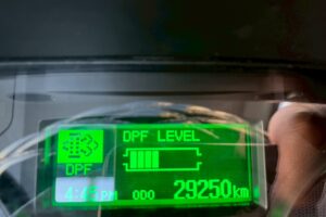 サムネイル: 【平成29年式】三菱　キャンター　2t平ボデー　セミワイド　ロング　車検令和9年1月まで！　【お問い合わせは北見店へ～TEL0157-57-7166～】