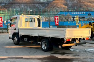 サムネイル: 【平成29年式】三菱　キャンター　2t平ボデー　セミワイド　ロング　車検令和9年1月まで！　【お問い合わせは北見店へ～TEL0157-57-7166～】