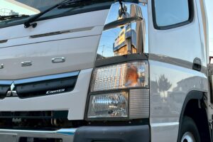 サムネイル: 【平成29年式】三菱　キャンター　2t平ボデー　セミワイド　ロング　車検令和9年1月まで！　【お問い合わせは北見店へ～TEL0157-57-7166～】