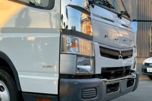 サムネイル: 【平成29年式】三菱　キャンター　2t平ボデー　セミワイド　ロング　車検令和9年1月まで！　【お問い合わせは北見店へ～TEL0157-57-7166～】