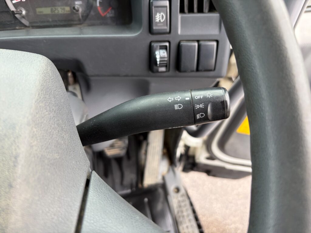 【平成27年式】　いすゞ　フォワード　4tダンプ　Lゲート　電動コボレーン　車検1年付き【お問い合わせは北見店へ～TEL0157-57-7166～】