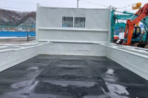 サムネイル: 【平成27年式】　いすゞ　フォワード　4tダンプ　Lゲート　電動コボレーン　車検1年付き【お問い合わせは北見店へ～TEL0157-57-7166～】