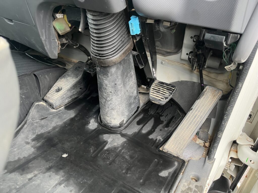 【平成27年式】　いすゞ　フォワード　4tダンプ　Lゲート　電動コボレーン　車検1年付き【お問い合わせは北見店へ～TEL0157-57-7166～】