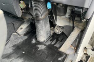 サムネイル: 【平成27年式】　いすゞ　フォワード　4tダンプ　Lゲート　電動コボレーン　車検1年付き【お問い合わせは北見店へ～TEL0157-57-7166～】