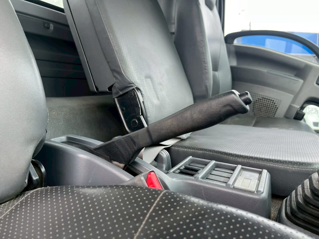 【平成27年式】　いすゞ　フォワード　4tダンプ　Lゲート　電動コボレーン　車検1年付き【お問い合わせは北見店へ～TEL0157-57-7166～】