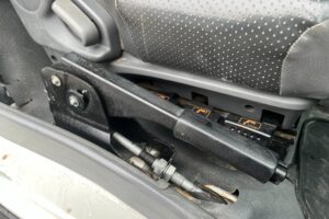 サムネイル: 【平成27年式】　いすゞ　フォワード　4tダンプ　Lゲート　電動コボレーン　車検1年付き【お問い合わせは北見店へ～TEL0157-57-7166～】