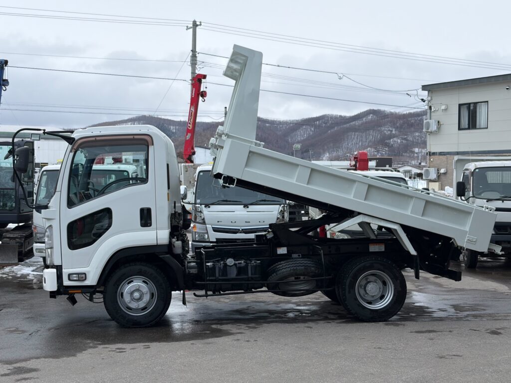 【平成27年式】　いすゞ　フォワード　4tダンプ　Lゲート　電動コボレーン　車検1年付き【お問い合わせは北見店へ～TEL0157-57-7166～】