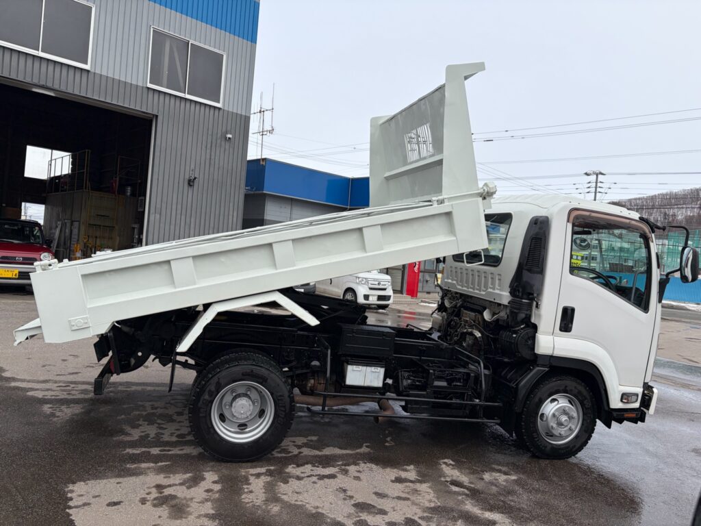 【平成27年式】　いすゞ　フォワード　4tダンプ　Lゲート　電動コボレーン　車検1年付き【お問い合わせは北見店へ～TEL0157-57-7166～】