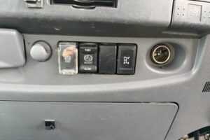 サムネイル: 【平成27年式】　いすゞ　フォワード　4tダンプ　Lゲート　電動コボレーン　車検1年付き【お問い合わせは北見店へ～TEL0157-57-7166～】