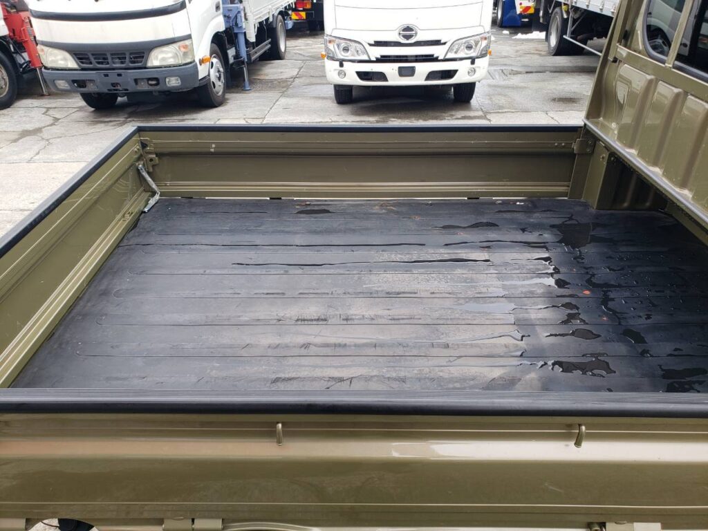 令和3年　ダイハツ　ハイゼット軽トラックジャンボ　4WD・デフロック（車検令和9年10月）