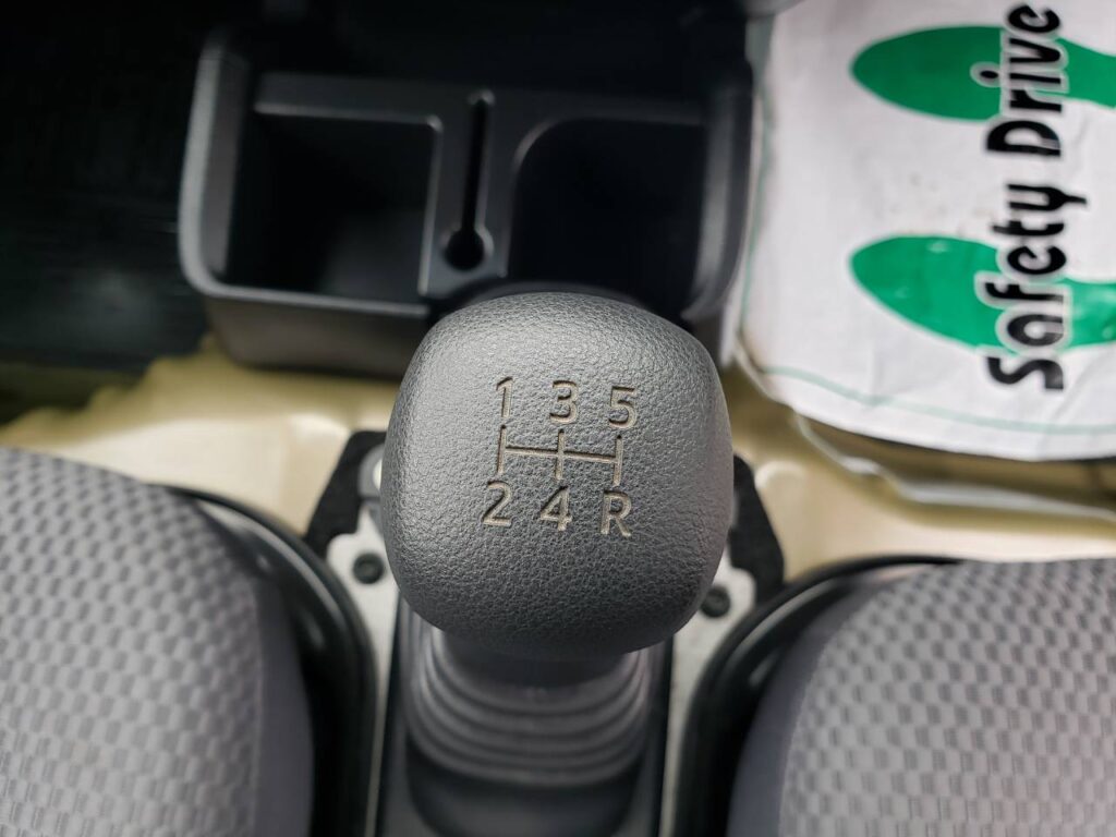 令和3年　ダイハツ　ハイゼット軽トラックジャンボ　4WD・デフロック（車検令和9年10月）